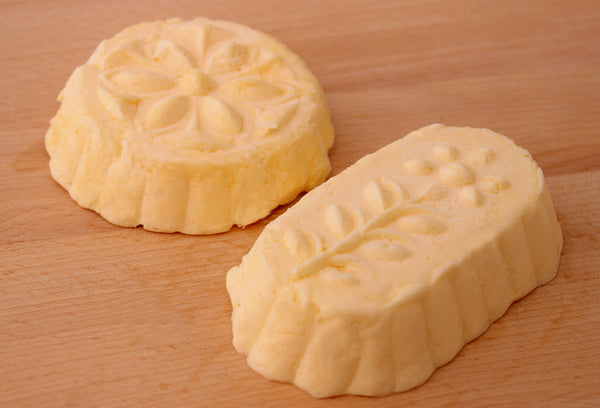 World-cuisine 48294-02 Butter Mold w/ Flower Imprint
